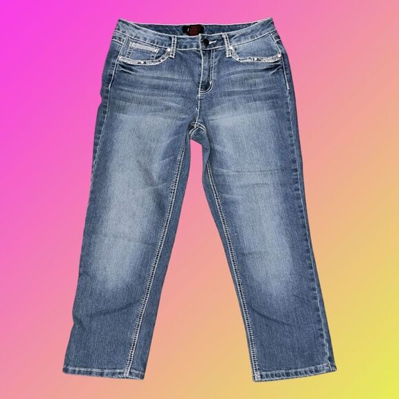 Earl Bedazzled Medium Wash Faded Capri Jeans Size 8 30” #98 - Picture 2 of 5